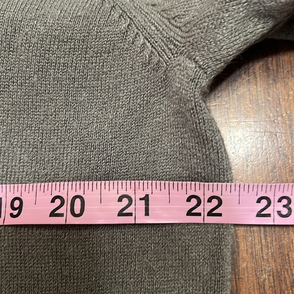 Eddie Bauer Gray Button Down Cardigan Flower Applique Sz M GUC - Picture 9 of 11